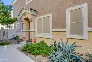 Photo #3: 2735828 Listing 