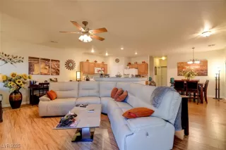 Photo #5: 2735828 Listing 