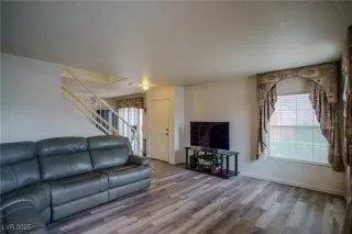 Photo #6: 2735829 Listing 