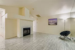 Photo #4: 2735833 Listing 