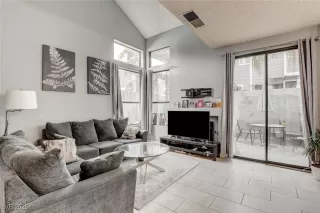 Photo #5: 2735870 Listing 