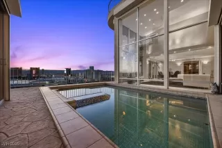 Photo #2: 2735876 Listing