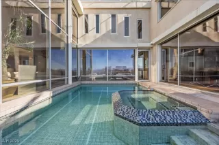 Photo #5: 2735876 Listing