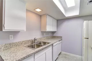 Photo #5: 2735879 Listing 