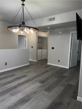 Photo #5: 2735898 Listing 