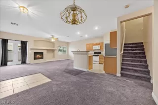 Photo #3: 2735899 Listing