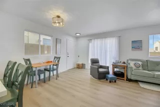 Photo #3: 2735911 Listing