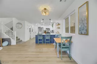 Photo #4: 2735911 Listing