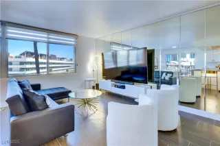 Photo #2: 2735920 Listing 