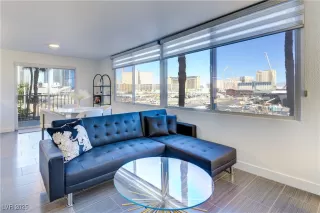 Photo #5: 2735920 Listing 