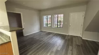 Photo #2: 2735923 Listing