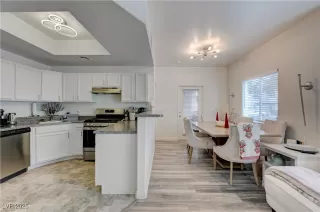 Photo #2: 2735926 Listing 