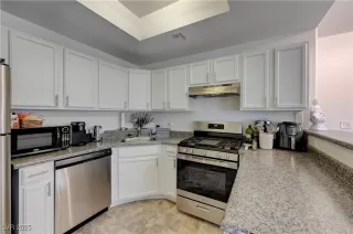 Photo #5: 2735926 Listing 