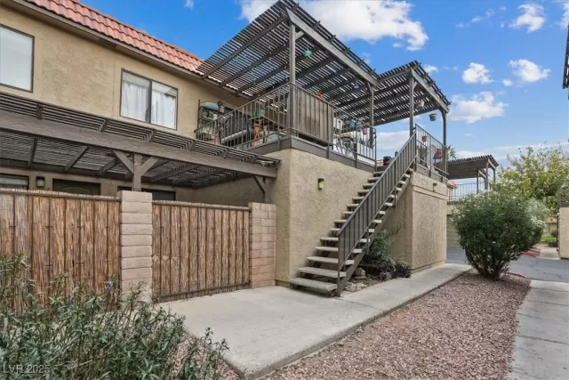 MLS: 2735932 Condo For Sale