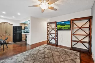 Photo #3: 2735932 Listing