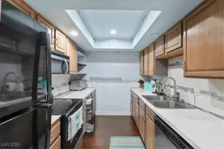 Photo #5: 2735932 Listing