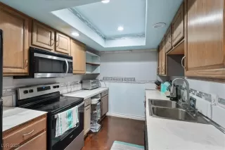 Photo #6: 2735932 Listing