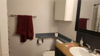 Photo #4: 2735933 Listing