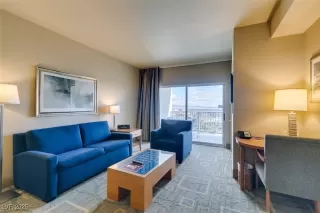 Photo #2: 2735974 Listing