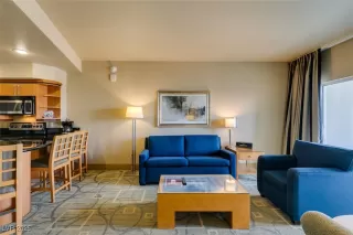 Photo #4: 2735974 Listing