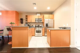 Photo #4: 2735984 Listing 