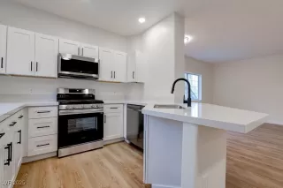 Photo #3: 2735987 Listing