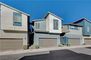 Photo #2: 2736016 Listing