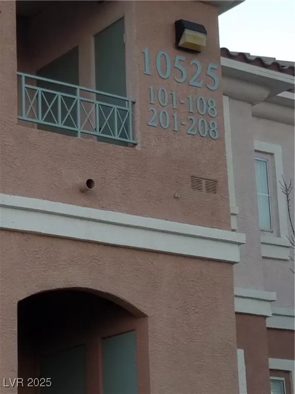 MLS: 2736053 Condo For Sale