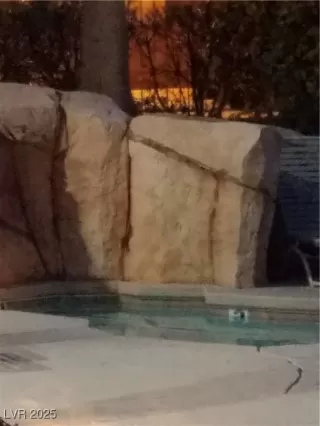 Photo #5: 2736053 Listing 