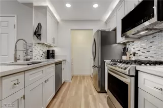 Photo #1: 2736065 Listing 