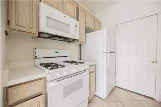 Photo #6: 2736068 Listing 