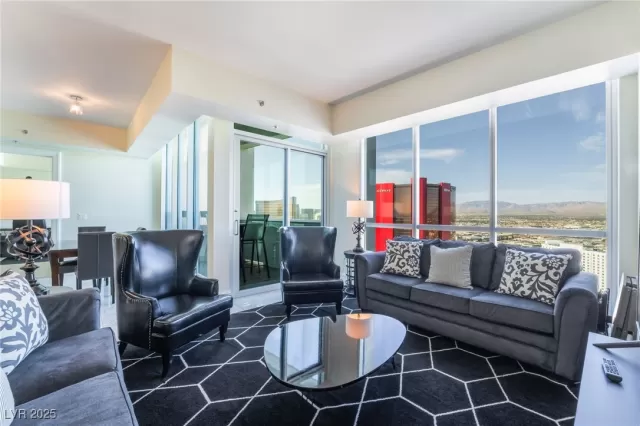 MLS: 2736086 Condo For Sale