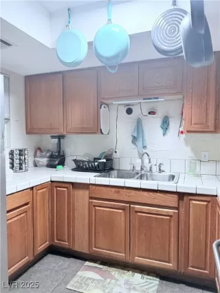 Photo #6: 2736088 Listing