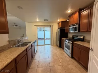 Photo #1: 2736090 Listing 