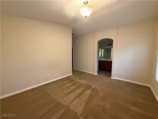 Photo #5: 2736090 Listing 