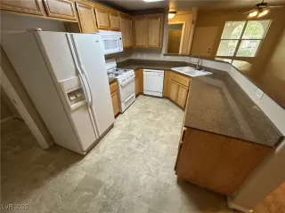 Photo #3: 2736095 Listing 