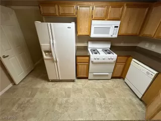 Photo #4: 2736095 Listing 