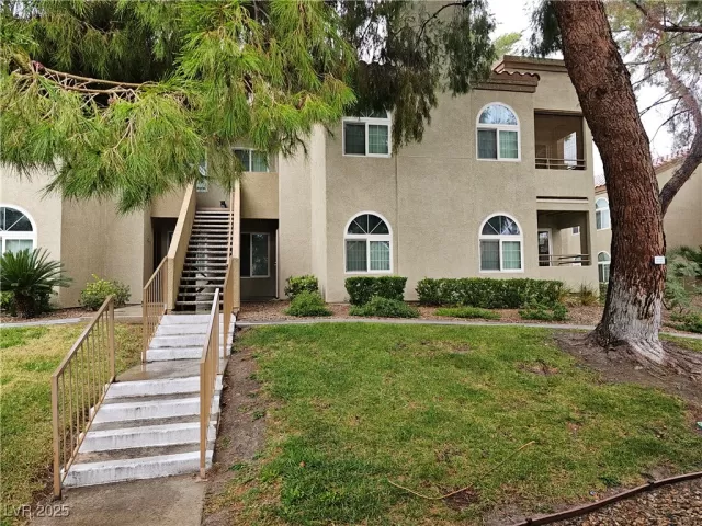 MLS: 2736137 Condo For Sale