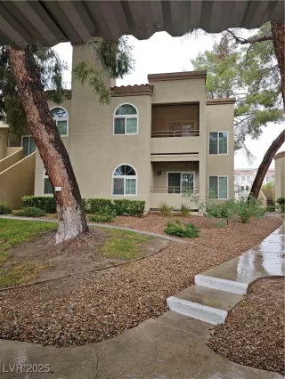 Photo #1: 2736137 Listing