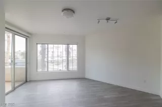 Photo #2: 2736142 Listing 