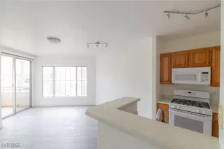 Photo #3: 2736142 Listing 