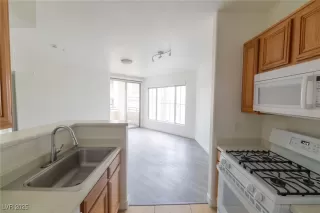 Photo #5: 2736142 Listing 