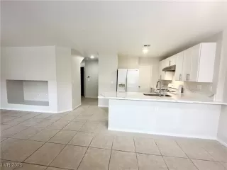 Photo #3: 2736179 Listing 