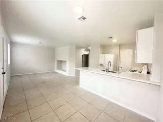 Photo #5: 2736179 Listing 