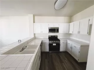 Photo #6: 2736184 Listing 