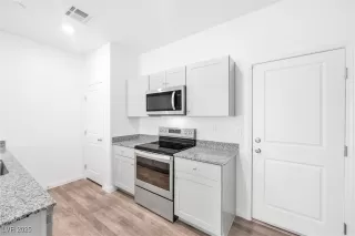 Photo #1: 2736202 Listing