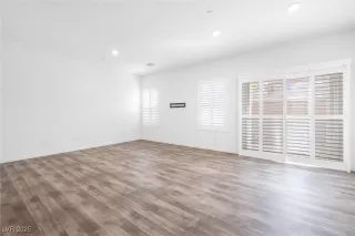 Photo #4: 2736202 Listing