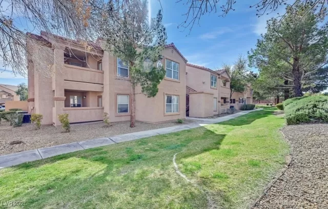 MLS: 2736265 Condo For Sale