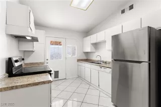 Photo #5: 2736271 Listing 