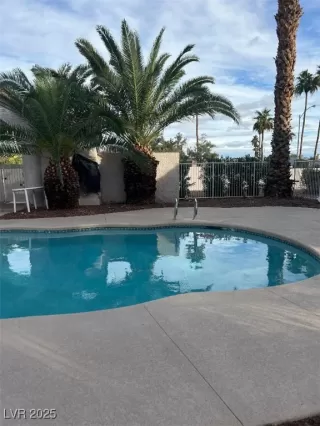 Photo #6: 2736316 Listing